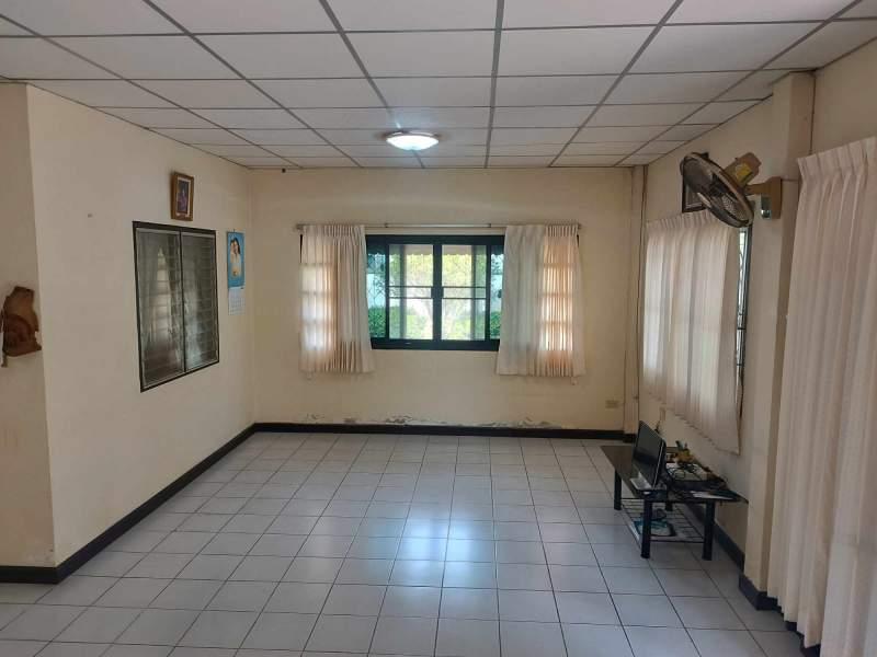 Spacious 4-Bedroom House for Sale in Rop Wiang, Chiang Rai - House in Chiangrai