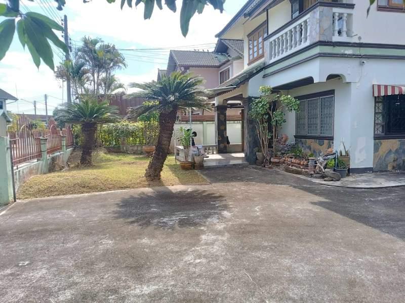 Spacious 4-Bedroom House for Sale in Rop Wiang, Chiang Rai - House in Chiangrai