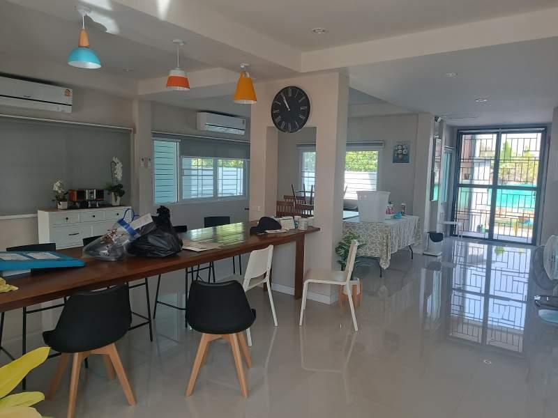 Modern 5-Bedroom Villa for Sale in Mueang Chiang Rai - Modern 5-Bedroom Villa 