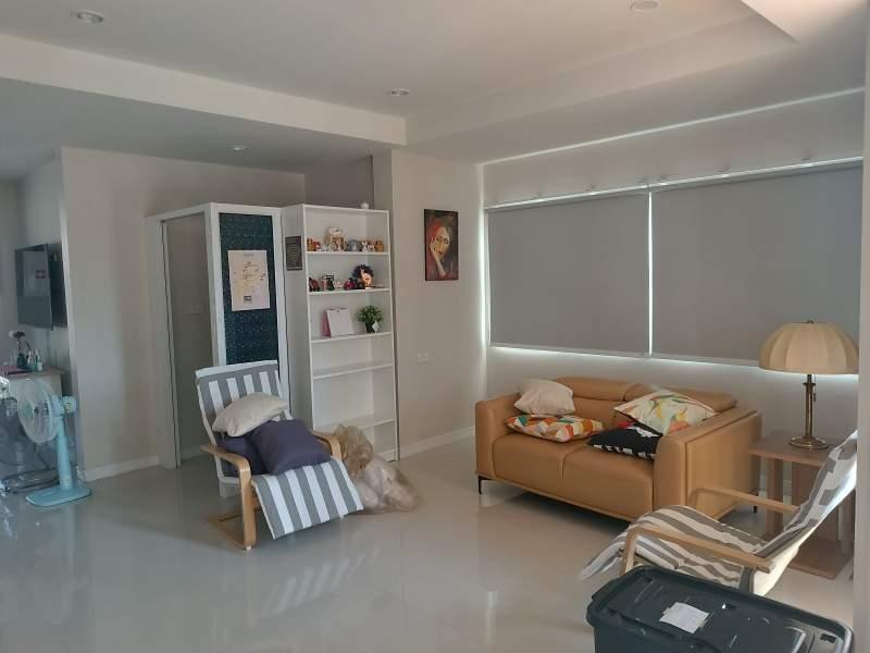 Modern 5-Bedroom Villa for Sale in Mueang Chiang Rai - Modern 5-Bedroom Villa 