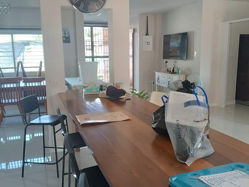 Modern 5-Bedroom Villa for Sale in Mueang Chiang Rai - Modern 5-Bedroom Villa 