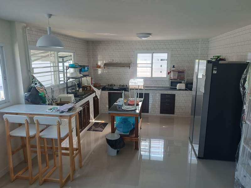 Modern 5-Bedroom Villa for Sale in Mueang Chiang Rai - Modern 5-Bedroom Villa 