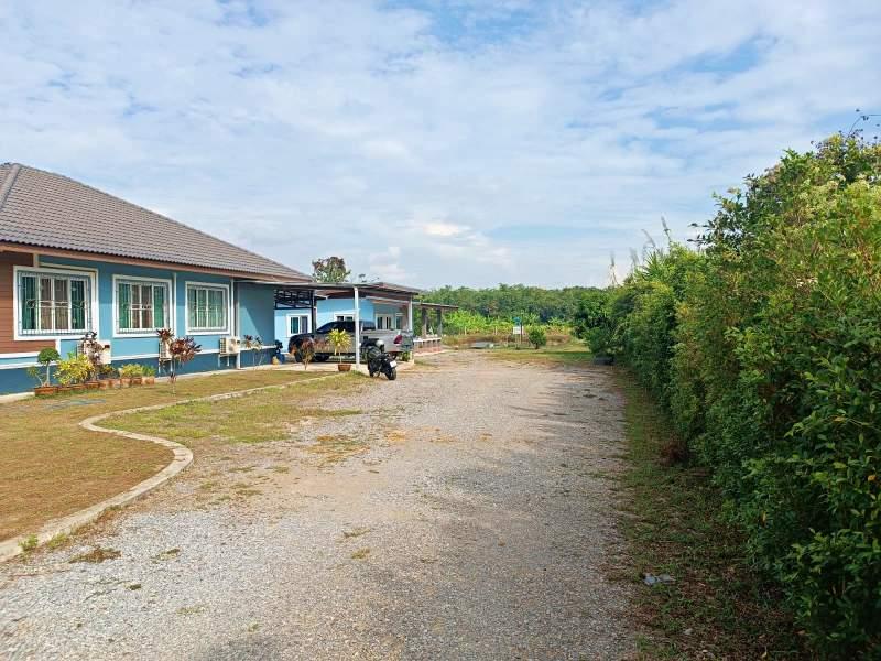 Spacious 5-Bedroom House for Sale in Mae Kon, Mueang Chiang Rai - House and land Mae Kon