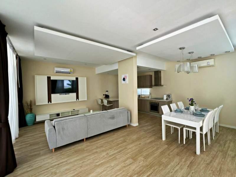 Hot Deal! 2-Bedroom Villa for Sale in Rawai / Nai Harn - Villa Luxury Nai Harn
