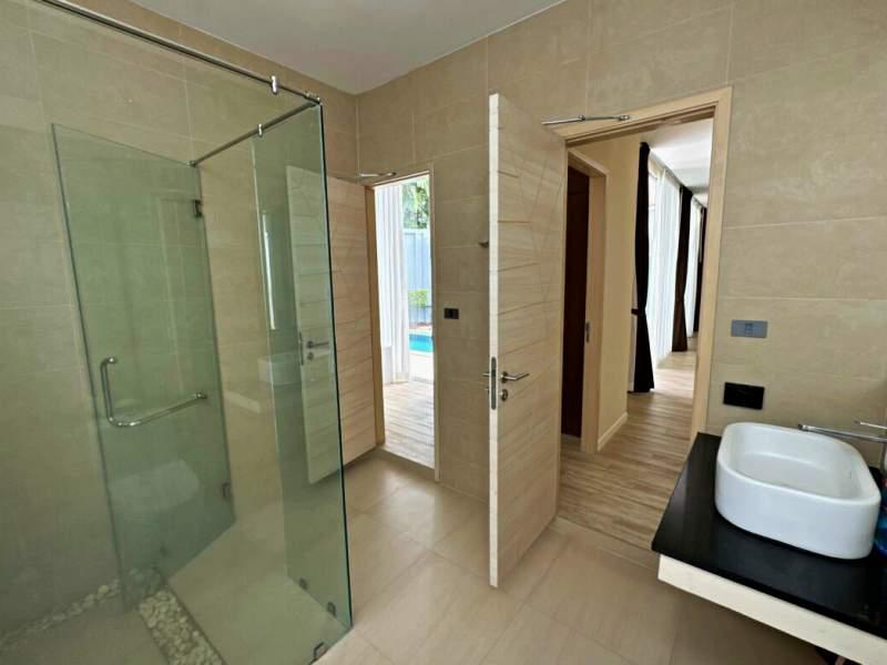 Hot Deal! 2-Bedroom Villa for Sale in Rawai / Nai Harn - Villa Luxury Nai Harn