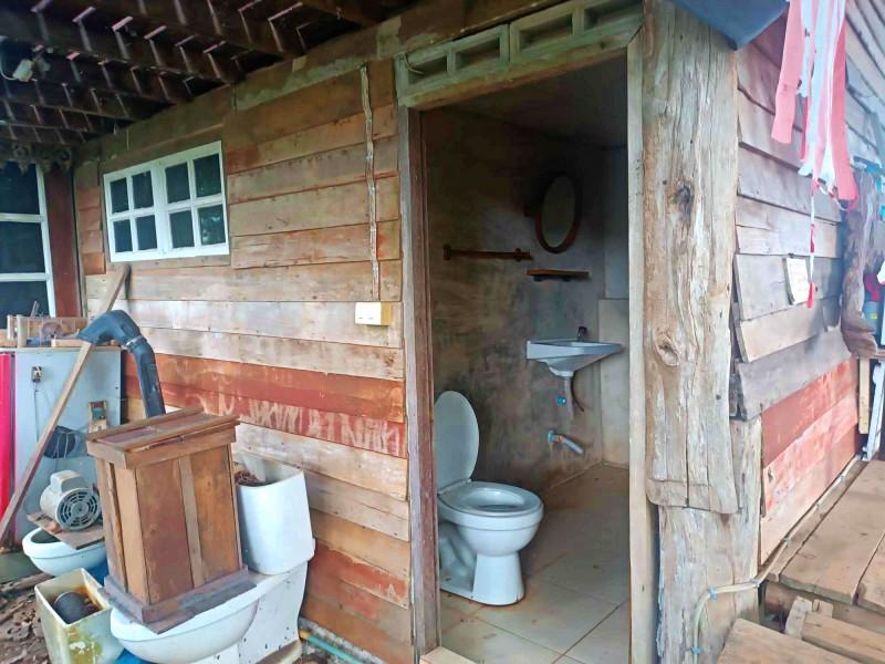 Charming Lakeside Property with 5 Acres of Land in Nang Lae, Chiang Rai - house and land in Nang Lae