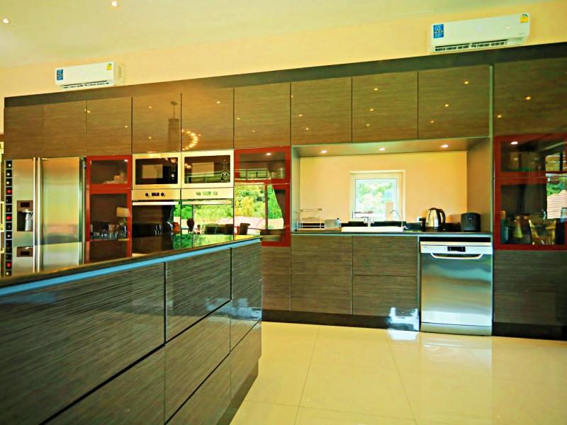 Luxury Modern Villa with Private Cellar in Rob Wiang, Chiang Rai - Luxury house in Chiangrai City