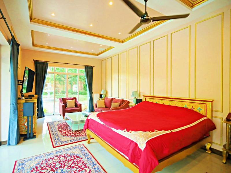 Luxury Modern Villa with Private Cellar in Rob Wiang, Chiang Rai - Luxury house in Chiangrai City