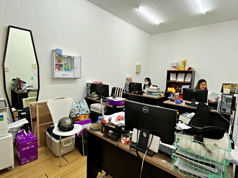 Commercial Space for Rent on 1st Floor, Sukhumvit 38 - Great Location - Image# 2