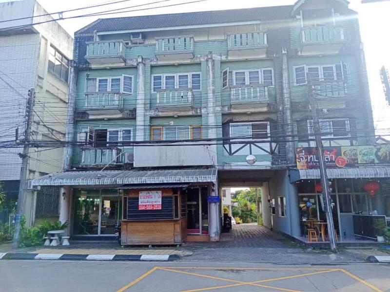 Prime Land with Buildings for Sale in Chiang Rai City - 1 Rai 400 SQM, Renovation Needed - BUILDING FOR SALE