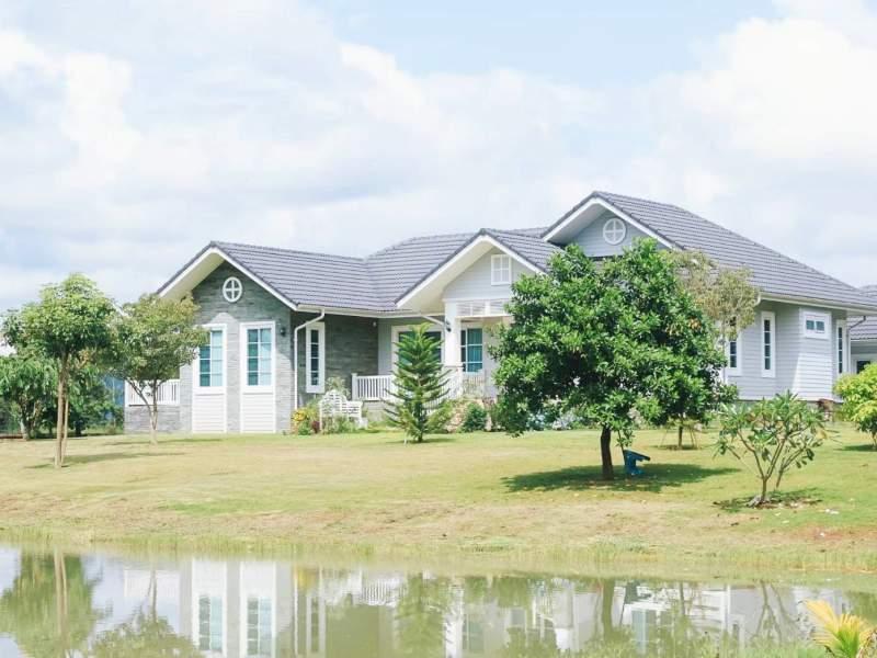 HOUSE FOR SALE - HOUSE WITH POND