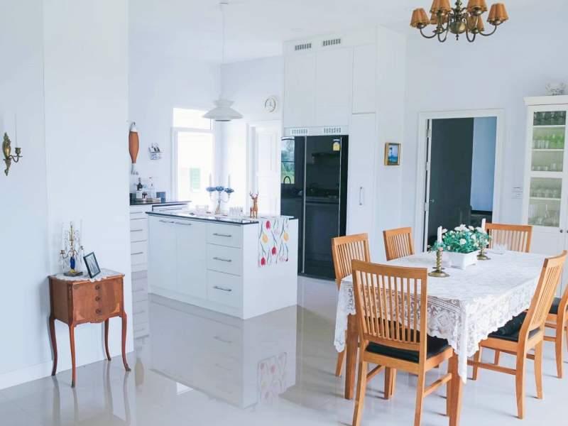 HOUSE FOR SALE - HOUSE WITH POND